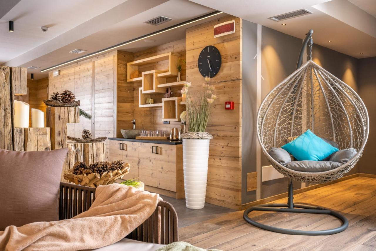 Cesa Edelweiss Living & Spa กัมปีเตลโลดีฟัสซา ภายนอก รูปภาพ