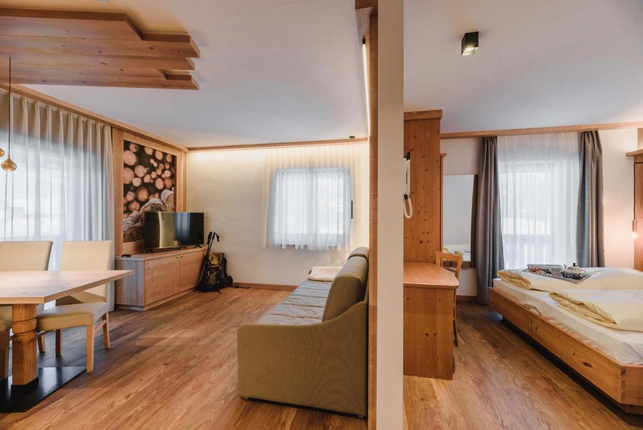 Cesa Edelweiss Living & Spa กัมปีเตลโลดีฟัสซา ภายนอก รูปภาพ